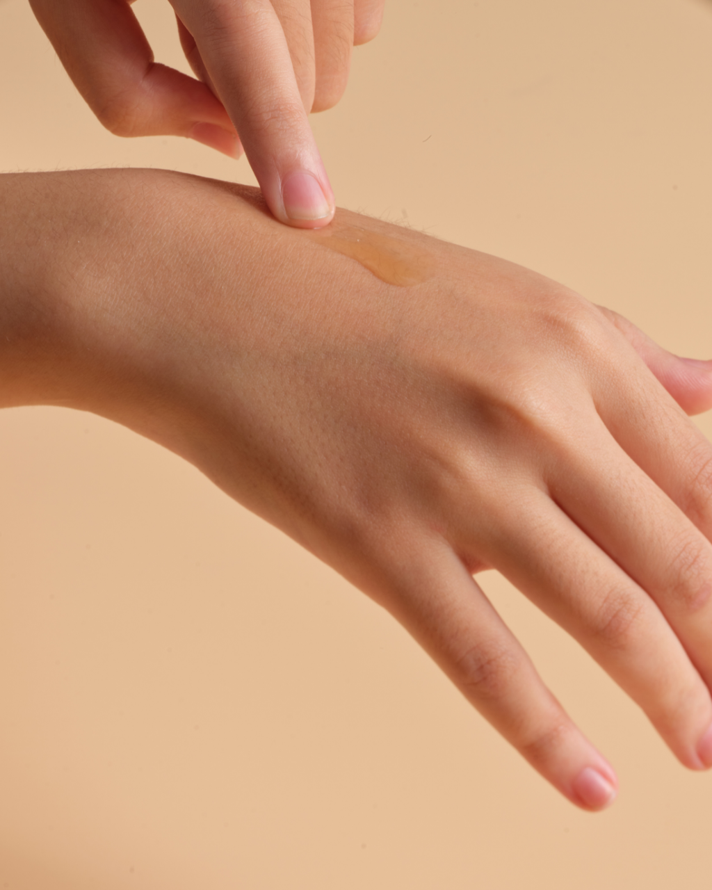 Sérum Bloomy Cosmetics en routine visage – éclat et résistance pour peaux fatiguées