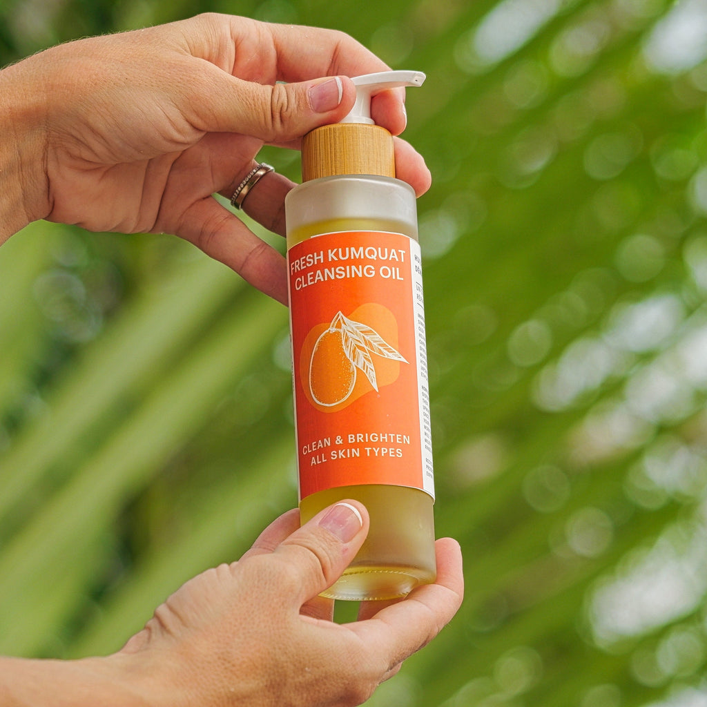 Flacon huile nettoyante au kumquat Bloomy Cosmetics – soin démaquillant clean beauty